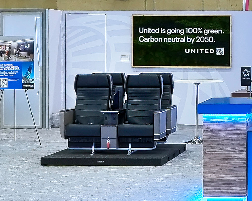 Derse Trade Show Booth Seating United for Business