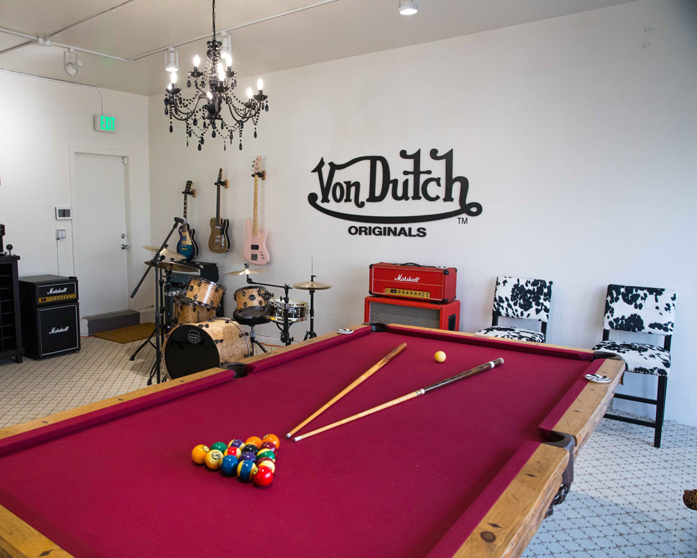 Von Dutch Derse Retail Environment